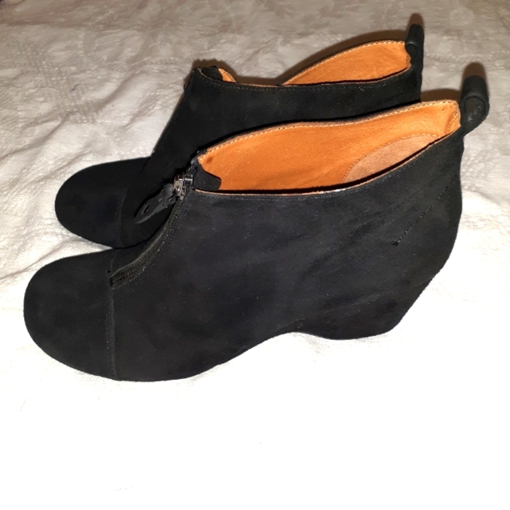 Gentle Souls size 10
